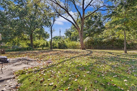 Tiny photo for 303 NE Mimosa Ln, Topeka, KS 66617 (MLS # 246424)