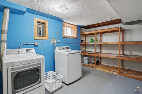 Tiny photo for 303 NE Mimosa Ln, Topeka, KS 66617 (MLS # 246424)