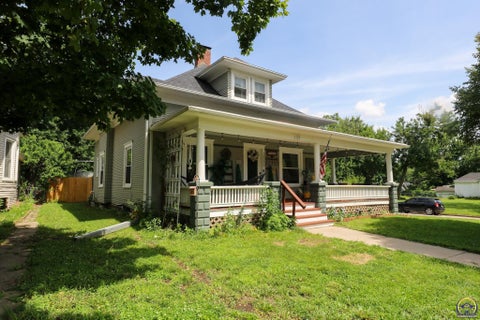 Tiny photo for 1102 Neosho St, Emporia, KS 66801 (MLS # 245101)