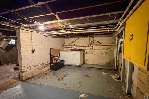 Tiny photo for 1102 Neosho St, Emporia, KS 66801 (MLS # 245101)
