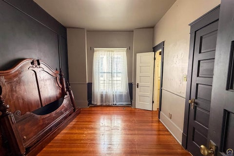 Tiny photo for 1102 Neosho St, Emporia, KS 66801 (MLS # 245101)