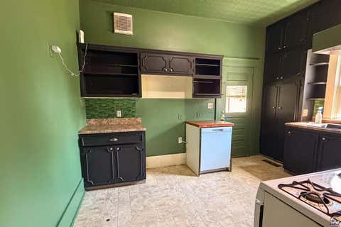 Tiny photo for 1102 Neosho St, Emporia, KS 66801 (MLS # 245101)