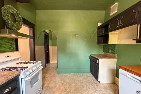 Tiny photo for 1102 Neosho St, Emporia, KS 66801 (MLS # 245101)