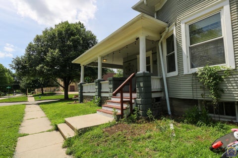 Tiny photo for 1102 Neosho St, Emporia, KS 66801 (MLS # 245101)