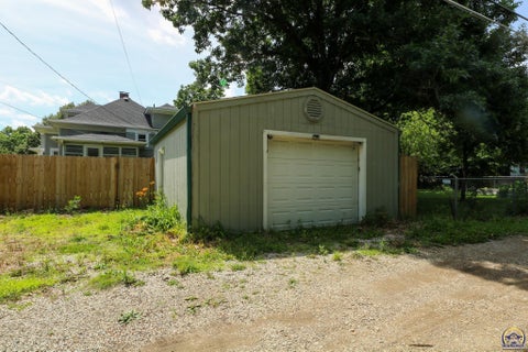 Tiny photo for 1102 Neosho St, Emporia, KS 66801 (MLS # 245101)