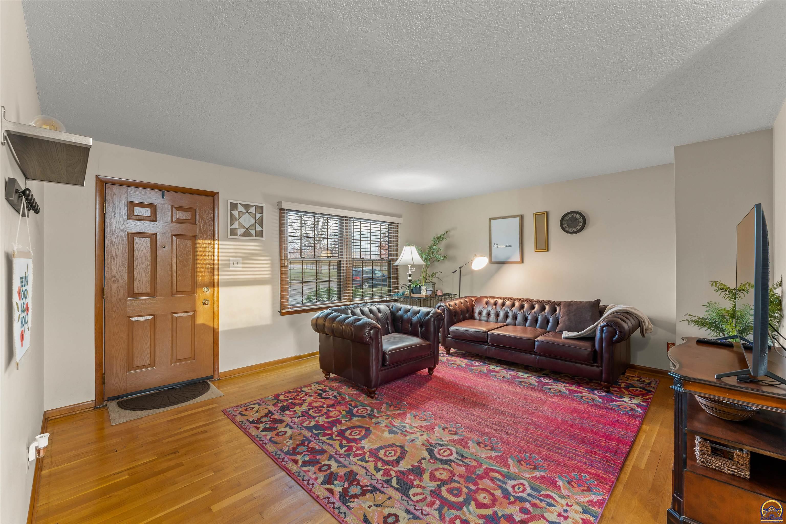 Topeka, Kansas 66614, United States, 3 Bedrooms Bedrooms, ,2 BathroomsBathrooms,Residential,Pending,62802