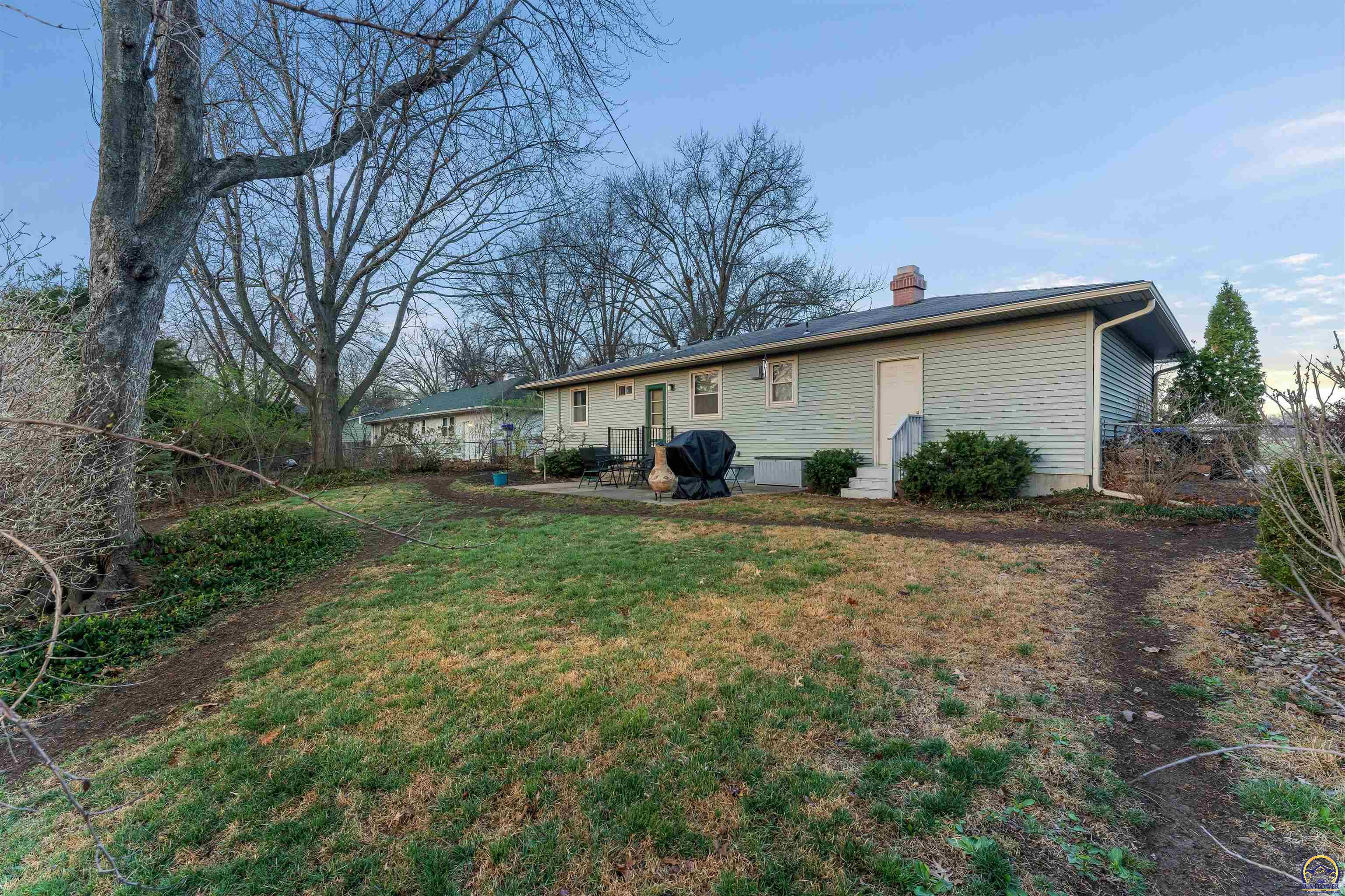 Topeka, Kansas 66614, United States, 3 Bedrooms Bedrooms, ,2 BathroomsBathrooms,Residential,Pending,62802