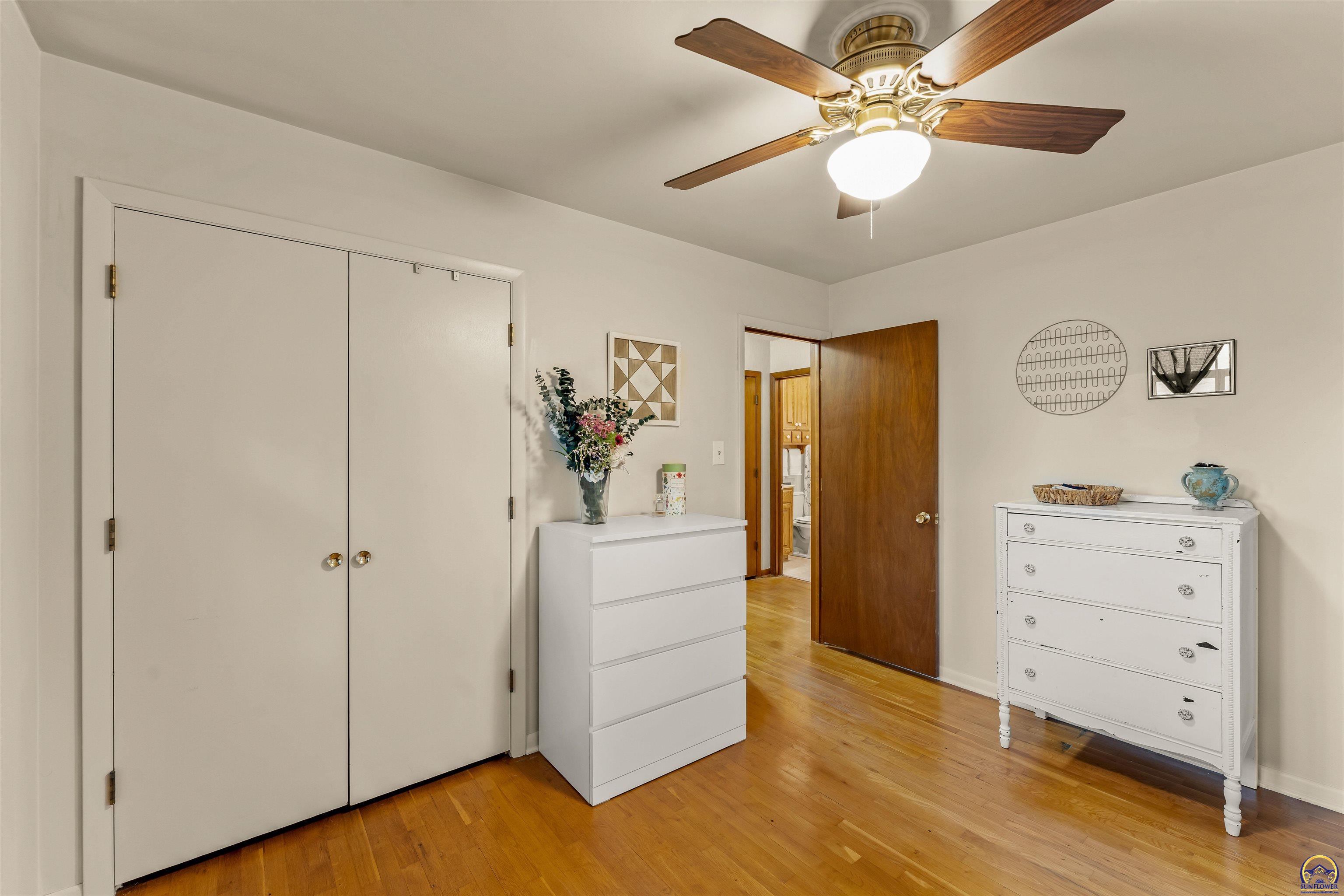 Topeka, Kansas 66614, United States, 3 Bedrooms Bedrooms, ,2 BathroomsBathrooms,Residential,Pending,62802