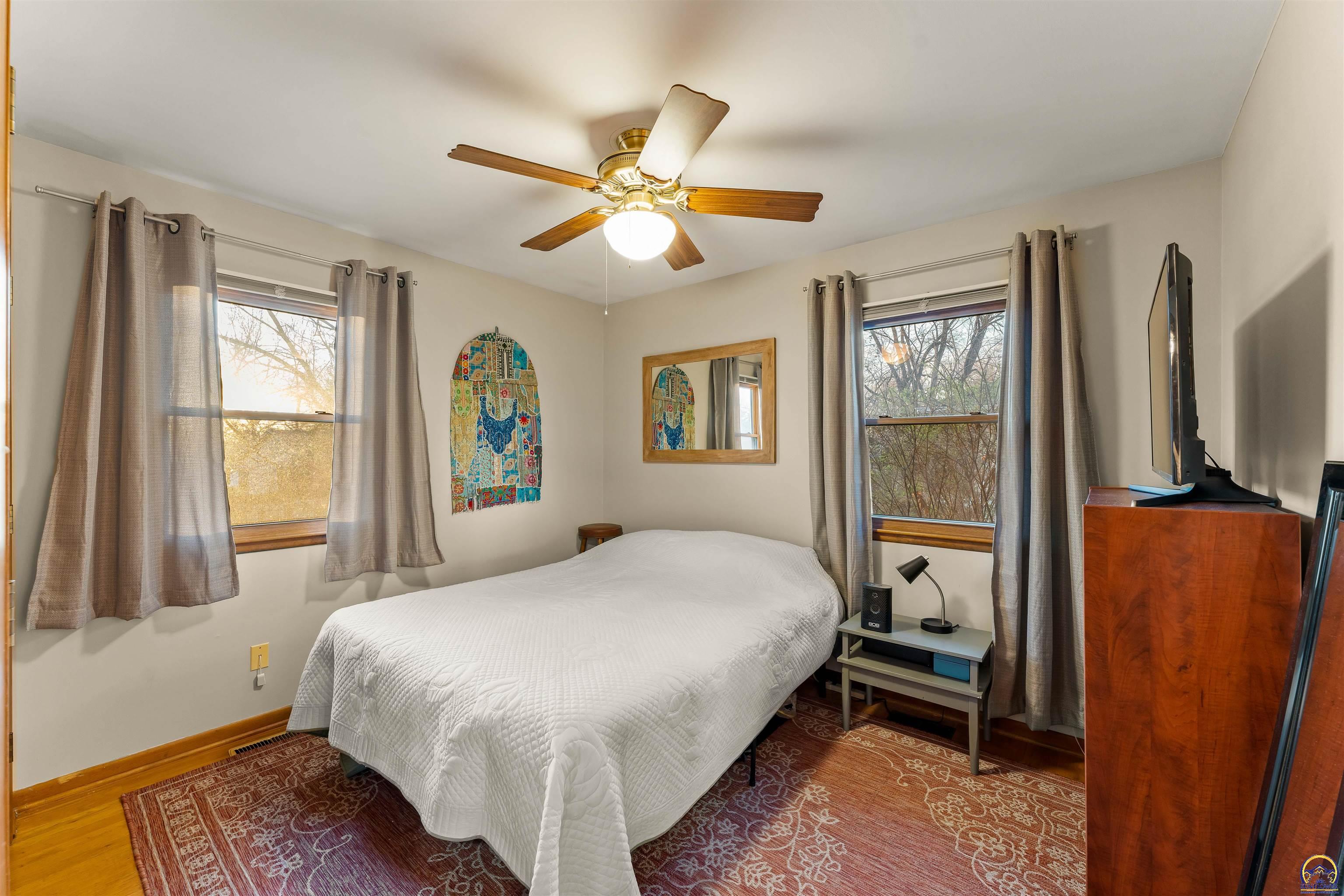 Topeka, Kansas 66614, United States, 3 Bedrooms Bedrooms, ,2 BathroomsBathrooms,Residential,Pending,62802