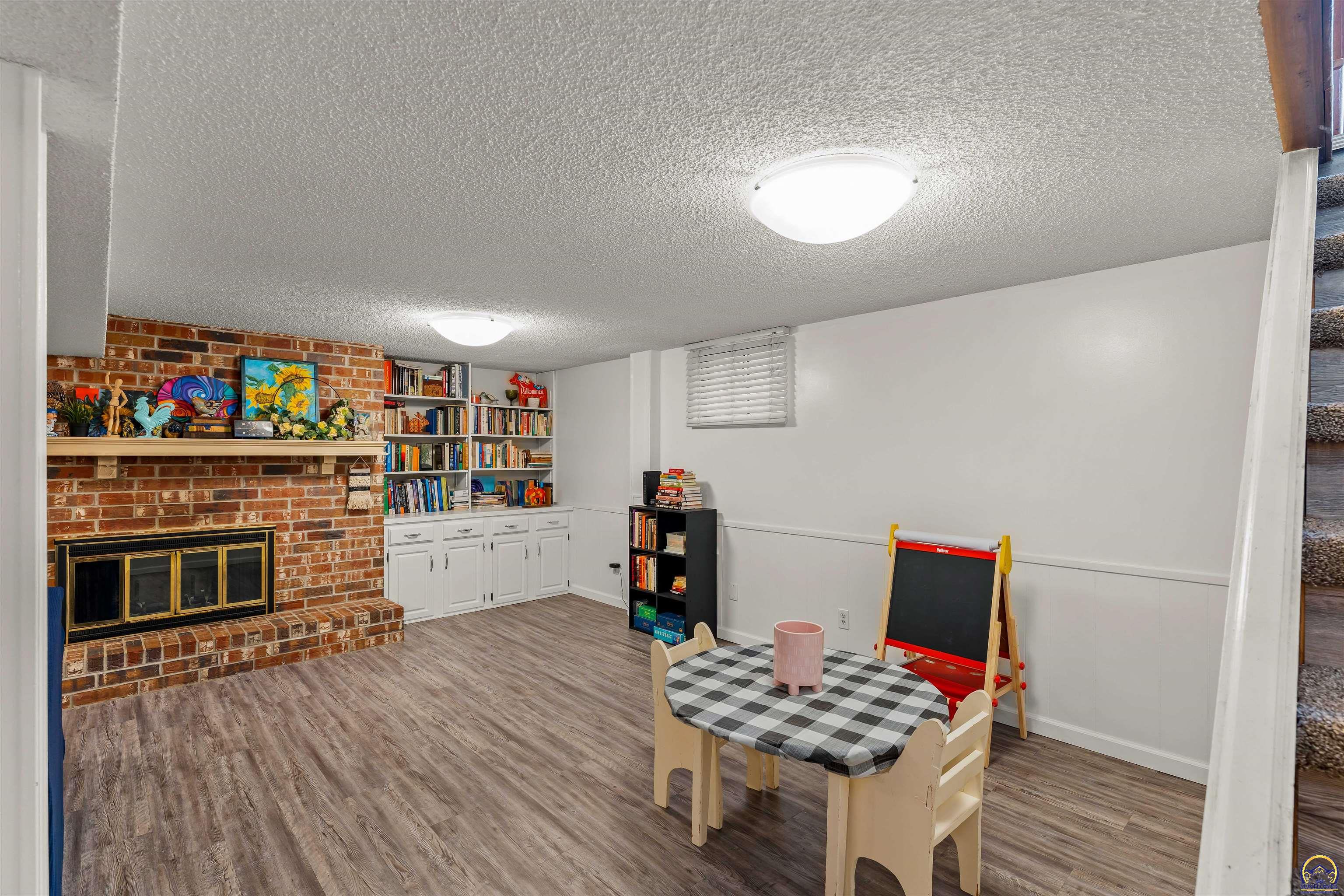 Topeka, Kansas 66614, United States, 3 Bedrooms Bedrooms, ,2 BathroomsBathrooms,Residential,Pending,62802