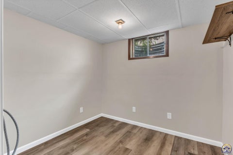 Tiny photo for 2225 SE 36th St, Topeka, KS 66605 (MLS # 246308)