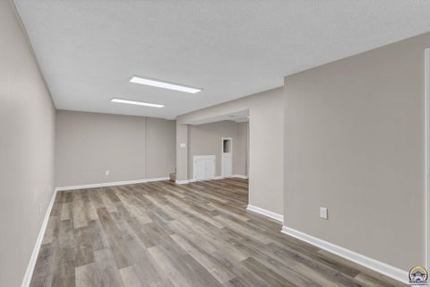 Tiny photo for 2225 SE 36th St, Topeka, KS 66605 (MLS # 246308)