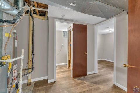 Tiny photo for 2225 SE 36th St, Topeka, KS 66605 (MLS # 246308)