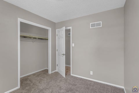 Tiny photo for 2225 SE 36th St, Topeka, KS 66605 (MLS # 246308)