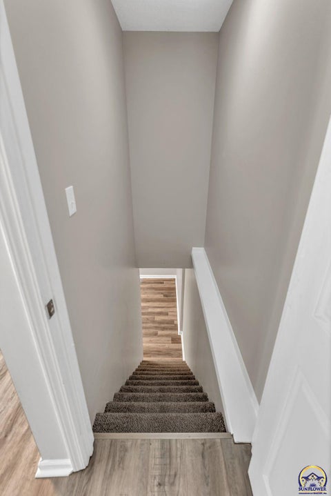 Tiny photo for 2225 SE 36th St, Topeka, KS 66605 (MLS # 246308)