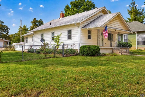 Tiny photo for 335 Topeka Ave, Holton, KS 66436 (MLS # 247133)