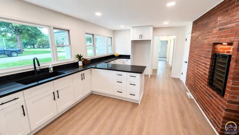 Tiny photo for 1128 Thompson St, Emporia, KS 66801 (MLS # 245798)