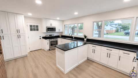 Tiny photo for 1128 Thompson St, Emporia, KS 66801 (MLS # 245798)
