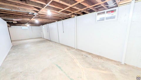 Tiny photo for 1128 Thompson St, Emporia, KS 66801 (MLS # 245798)