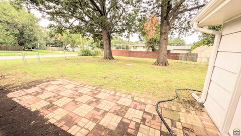 Tiny photo for 1128 Thompson St, Emporia, KS 66801 (MLS # 245798)