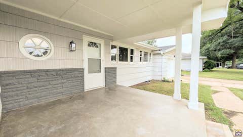 Tiny photo for 1128 Thompson St, Emporia, KS 66801 (MLS # 245798)