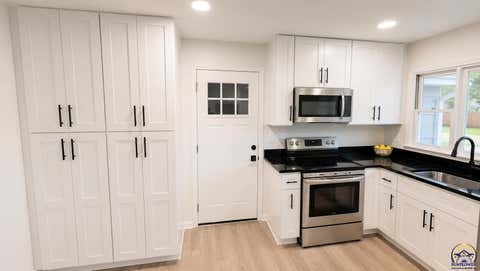 Tiny photo for 1128 Thompson St, Emporia, KS 66801 (MLS # 245798)