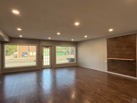 Tiny photo for 9 Commercial St, Emporia, KS 66801 (MLS # 246354)