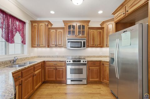 Tiny photo for 2052 Stephen Court, Manhattan, KS 66503 (MLS # 244700)