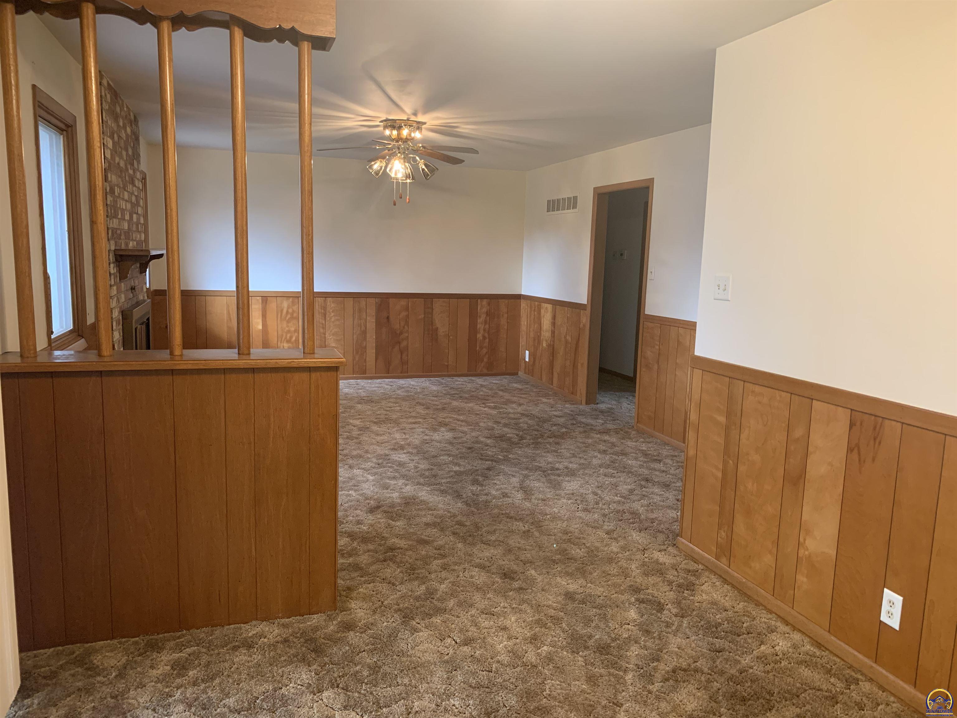 Topeka, Kansas 66605, United States, 4 Bedrooms Bedrooms, ,2 BathroomsBathrooms,Residential,Pending,63568