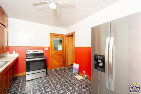 Tiny photo for 502 Sycamore St, Valley Falls, KS 66088 (MLS # 246891)