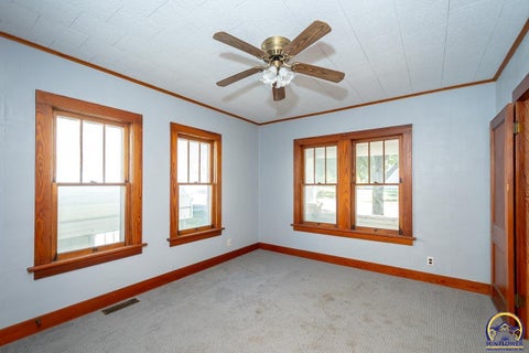 Tiny photo for 502 Sycamore St, Valley Falls, KS 66088 (MLS # 246891)