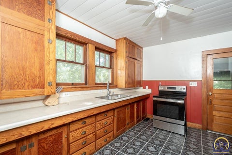 Tiny photo for 502 Sycamore St, Valley Falls, KS 66088 (MLS # 246891)