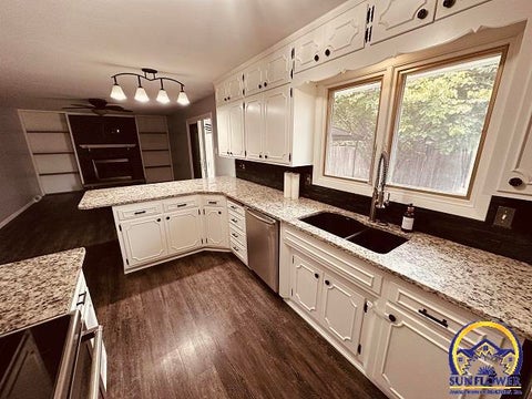 Tiny photo for 2736 SW Osborn Rd, Topeka, KS 66614 (MLS # 246832)