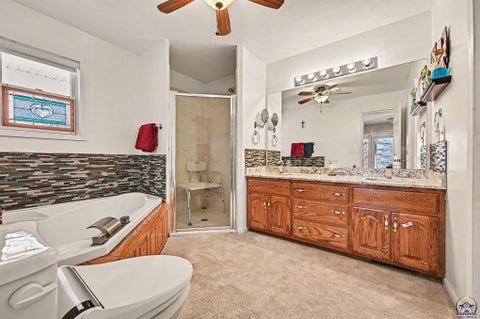Tiny photo for 17251 Hollingsworth Rd, Basehor, KS 66007 (MLS # 243529)