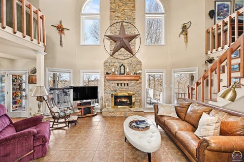 Tiny photo for 17251 Hollingsworth Rd, Basehor, KS 66007 (MLS # 243529)
