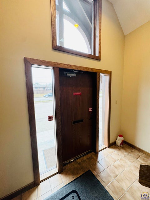 Tiny photo for 5855 SW 29th St, Topeka, KS 66614 (MLS # 243280)