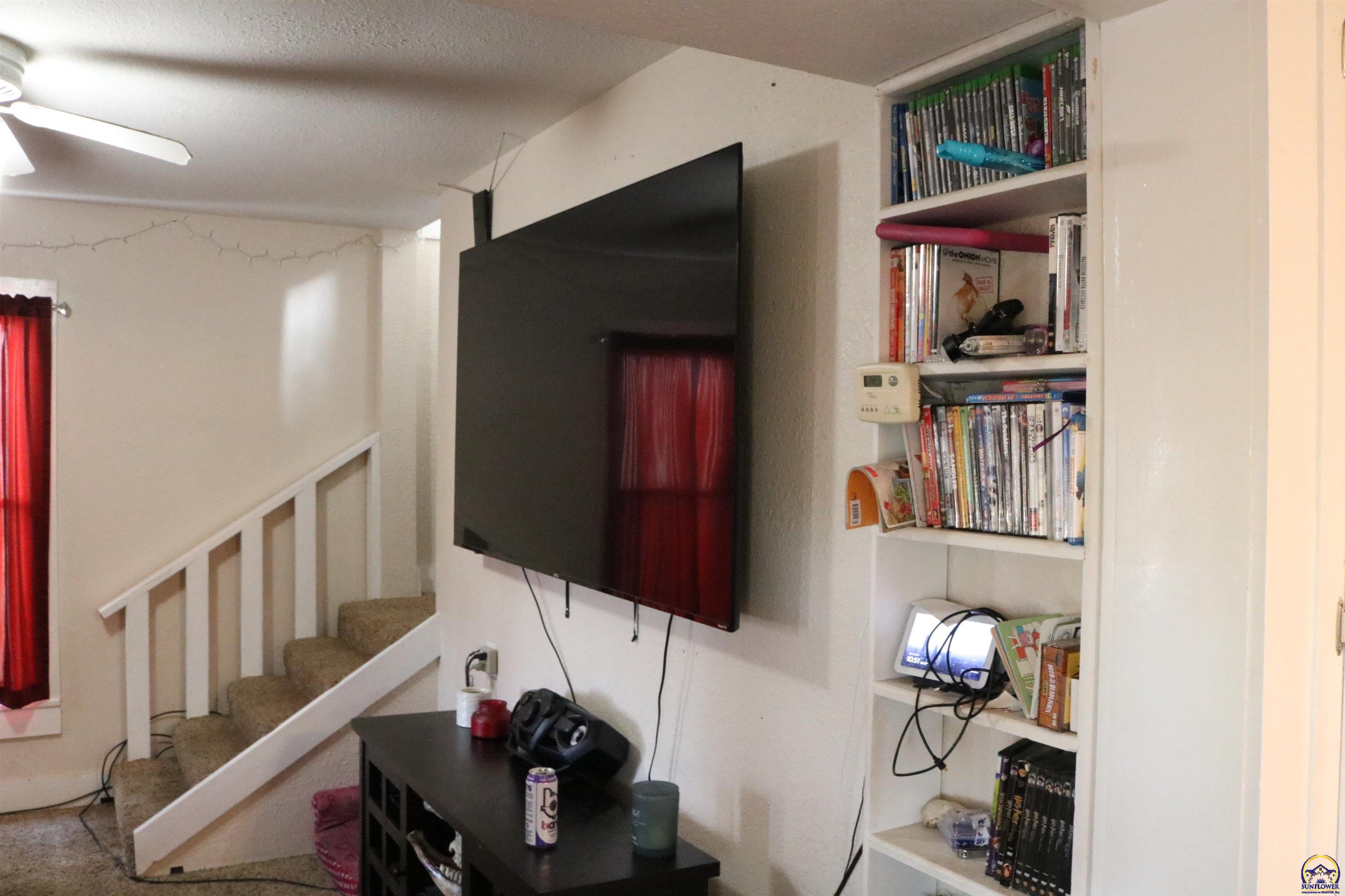 Valley Falls, Kansas 66088, United States, 4 Bedrooms Bedrooms, ,1 BathroomBathrooms,Residential,Pending,35973