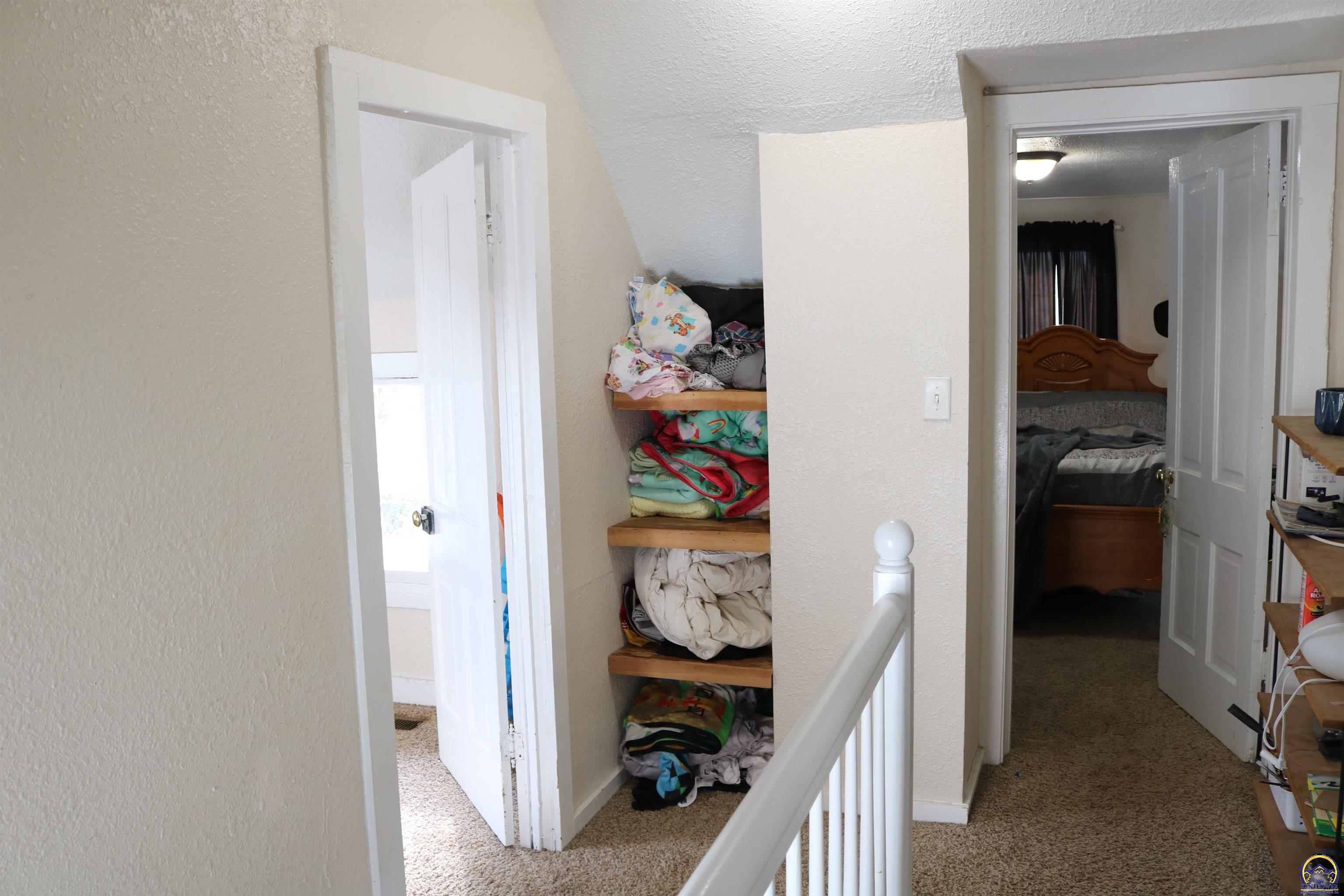 Valley Falls, Kansas 66088, United States, 4 Bedrooms Bedrooms, ,1 BathroomBathrooms,Residential,Pending,35973