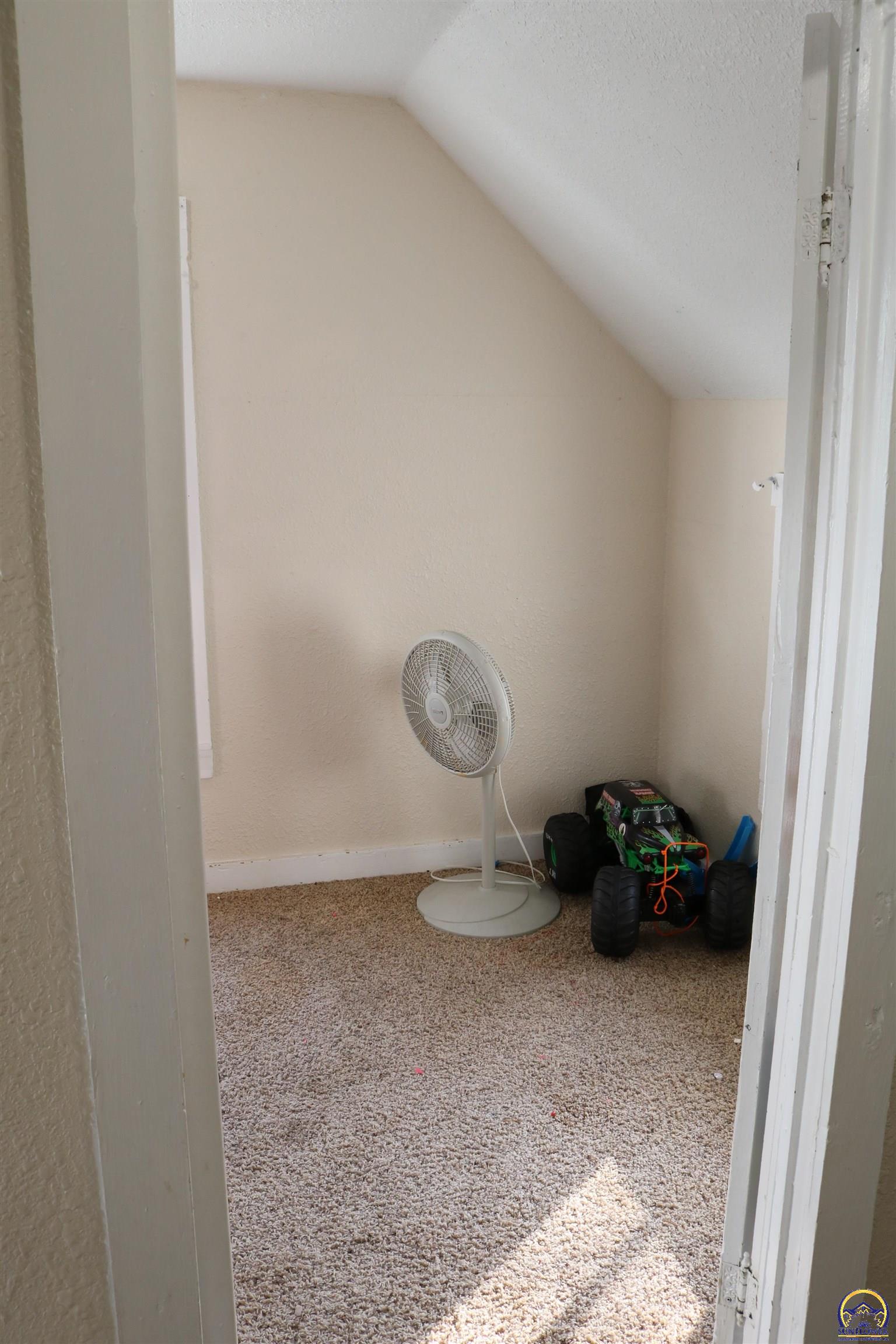 Valley Falls, Kansas 66088, United States, 4 Bedrooms Bedrooms, ,1 BathroomBathrooms,Residential,Pending,35973