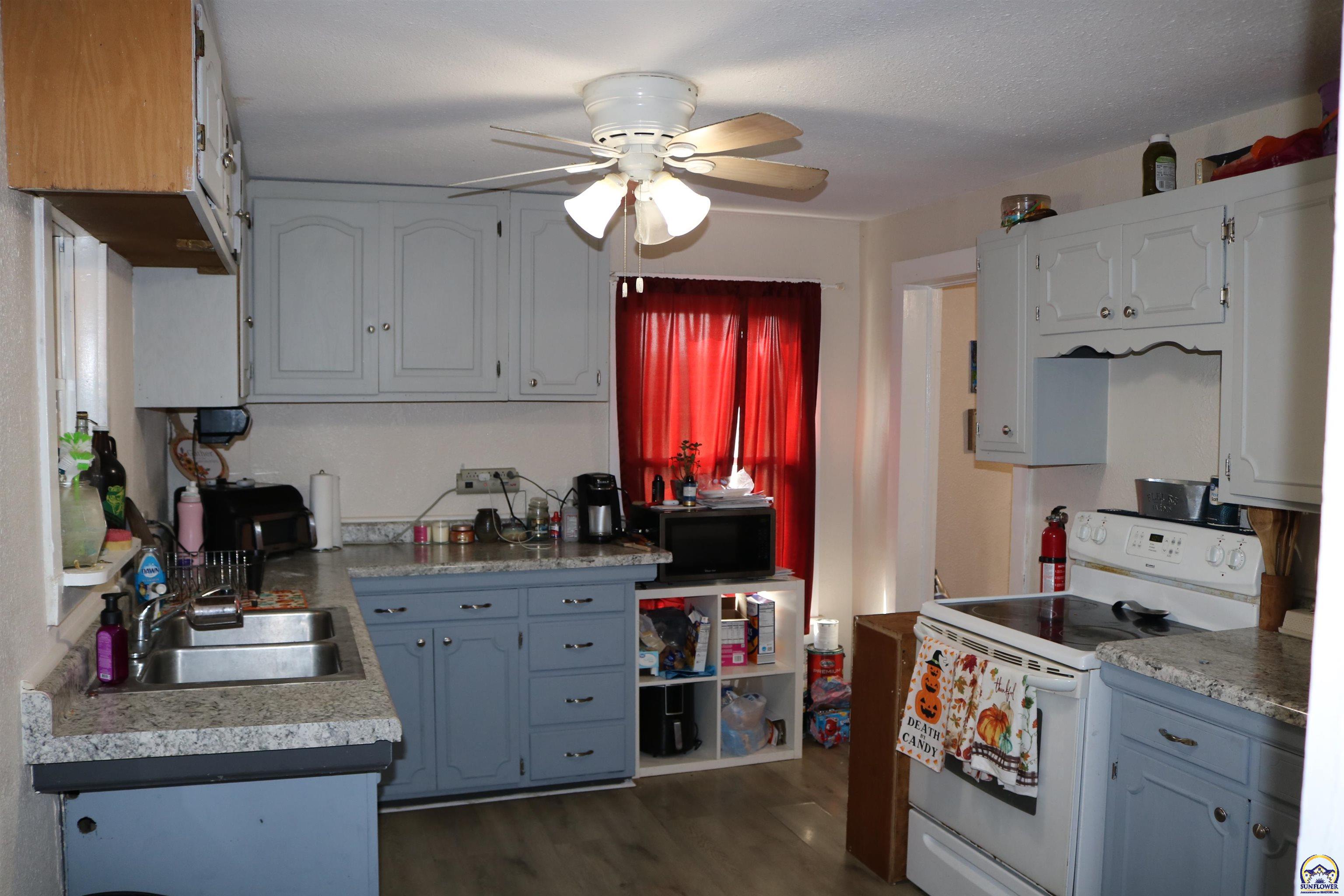 Valley Falls, Kansas 66088, United States, 4 Bedrooms Bedrooms, ,1 BathroomBathrooms,Residential,Pending,35973