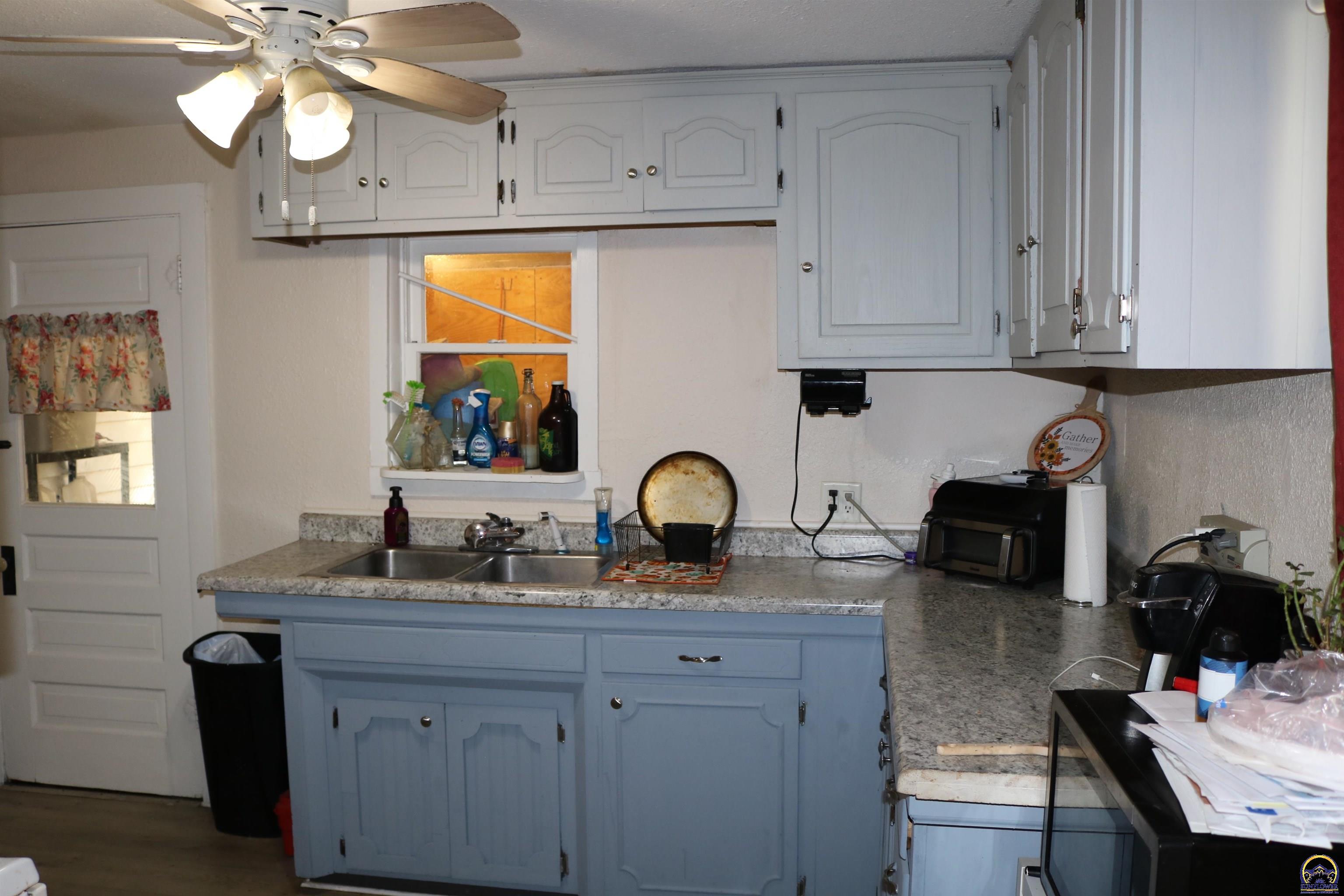 Valley Falls, Kansas 66088, United States, 4 Bedrooms Bedrooms, ,1 BathroomBathrooms,Residential,Pending,35973