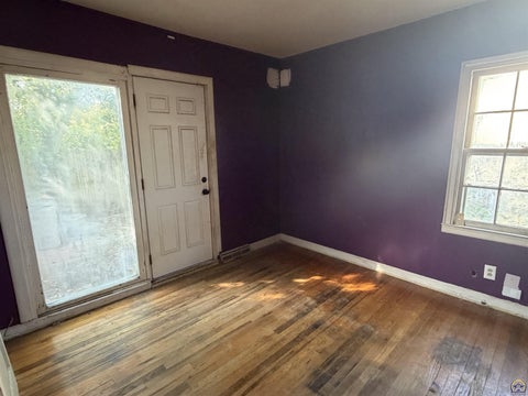 Tiny photo for 627 SW Oakley Ave, Topeka, KS 66606 (MLS # 247132)
