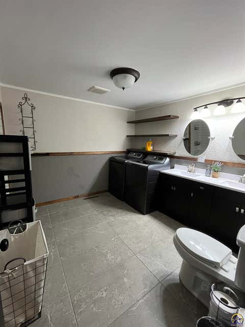 Tiny photo for 267 Main St, Osage City, KS 66523 (MLS # 244629)