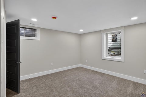 Tiny photo for 2538 SE 37th St, Topeka, KS 66605 (MLS # 245654)