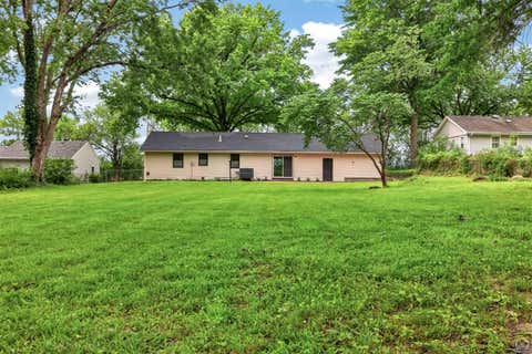 Tiny photo for 2538 SE 37th St, Topeka, KS 66605 (MLS # 245654)