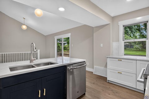 Tiny photo for 2538 SE 37th St, Topeka, KS 66605 (MLS # 245654)