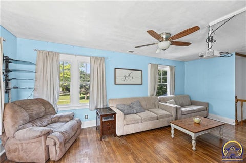 Tiny photo for 633 S Cedar St, Ottawa, KS 66067 (MLS # 245696)