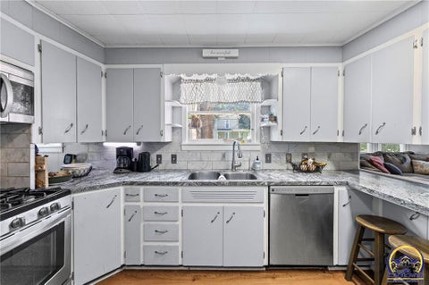 Tiny photo for 633 S Cedar St, Ottawa, KS 66067 (MLS # 245696)