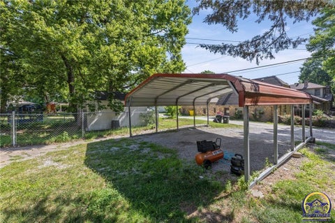Tiny photo for 633 S Cedar St, Ottawa, KS 66067 (MLS # 245696)
