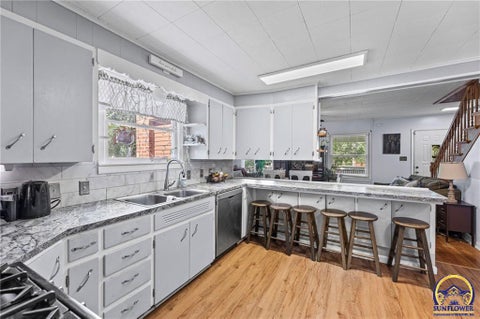 Tiny photo for 633 S Cedar St, Ottawa, KS 66067 (MLS # 245696)